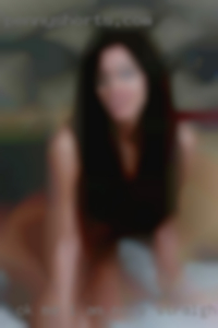 Ok me i am more straight nude than bi from Arkansas.