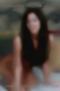 Seeking discretion looking and online fun.